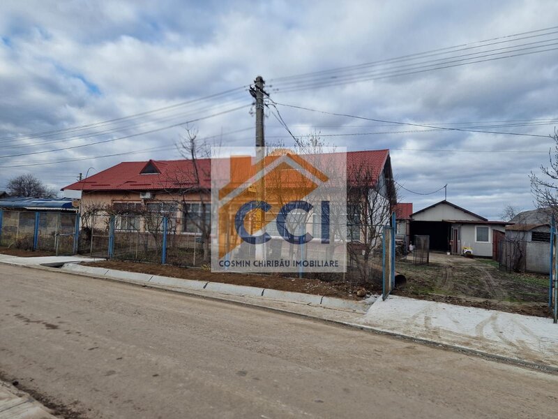 Buciumi. Se ofera spre vanzare / inchiriere cladire cu spatiu comercial