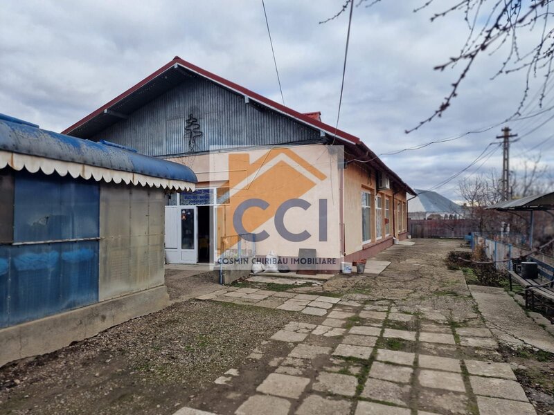 Buciumi. Se ofera spre vanzare / inchiriere cladire cu spatiu comercial